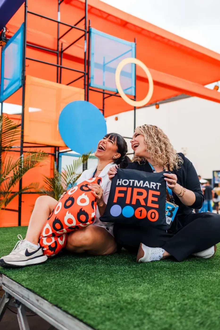 Hotmart FIRE 2026 suporte de duvidas em conexão e networking no mercado digital